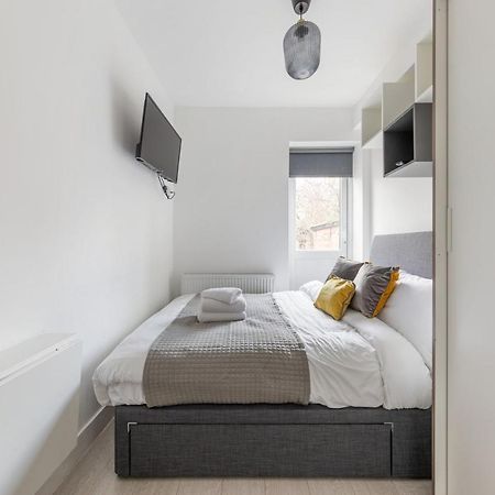 Functional Double With An Ensuite Toilet And Shower Near Tube And Bus Stations Londra Dış mekan fotoğraf