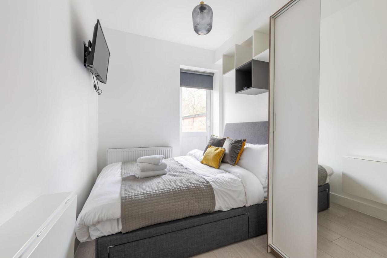 Functional Double With An Ensuite Toilet And Shower Near Tube And Bus Stations Londra Dış mekan fotoğraf